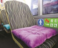 暖心公交坐墊如約“上崗”