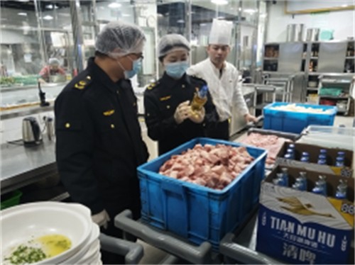 織密安全“防護網(wǎng)”  守護餐桌“年夜飯”451.jpg