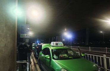 市民称常州奔牛机场有黄牛拉客 呼吁加强执法