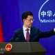 美财长声称应由中方缓和关税战 中国外交部驳斥