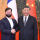 习近平会见智利总统博里奇