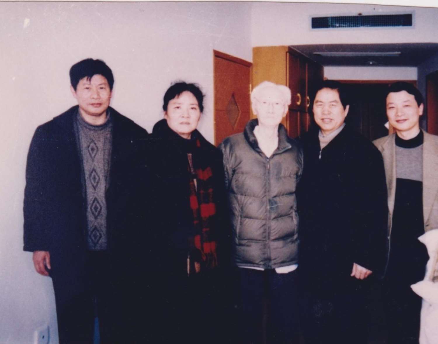 《江蘇中醫(yī)藥》雜志社編輯部同事看望張義堂，攝于2005年前后。(1).jpg