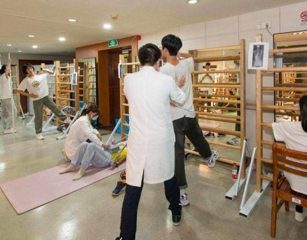 浙江为义务教育段学生开展正脊筛查，推进正脊行动