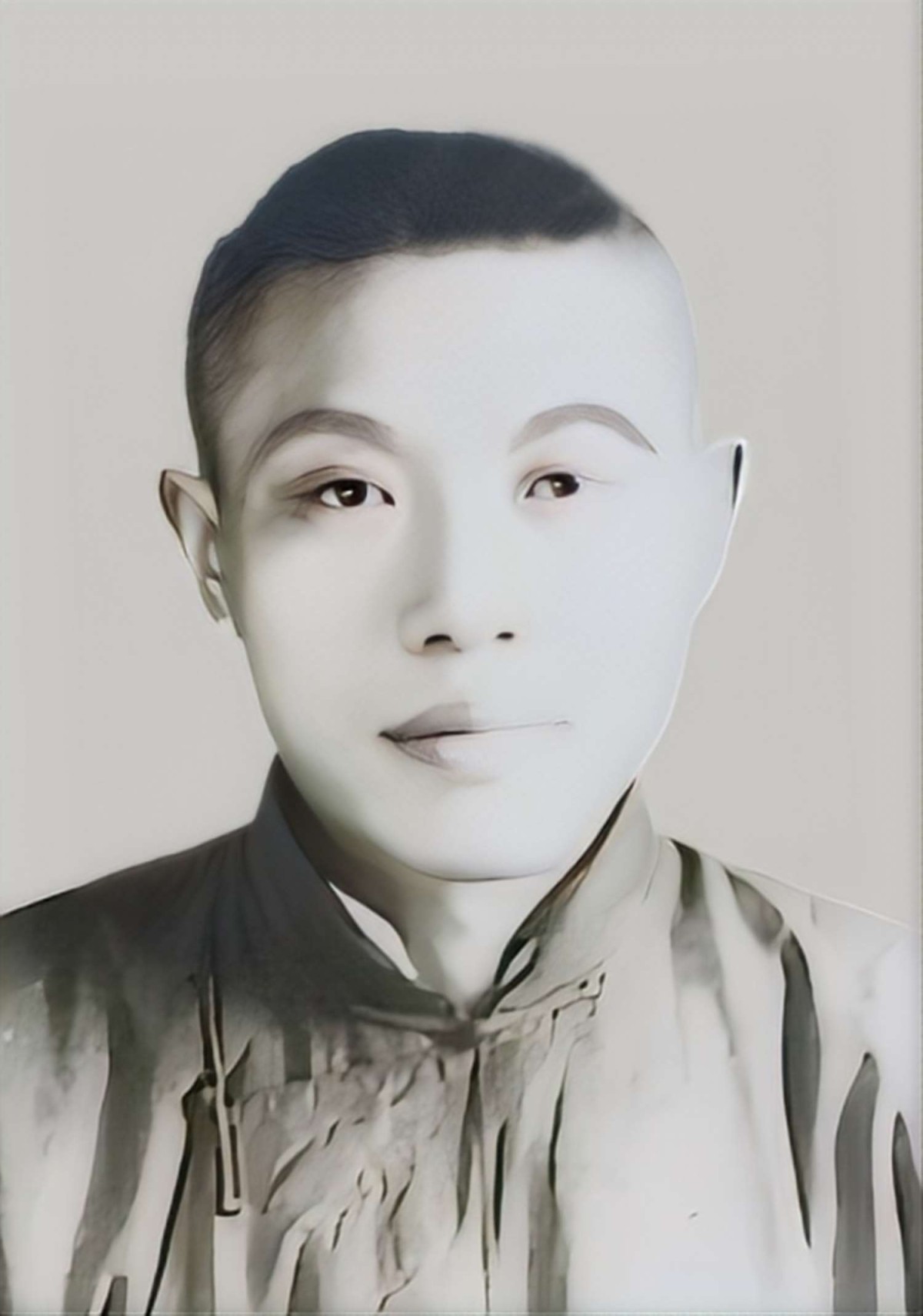 年輕時(shí)的張?bào)愦?jpg