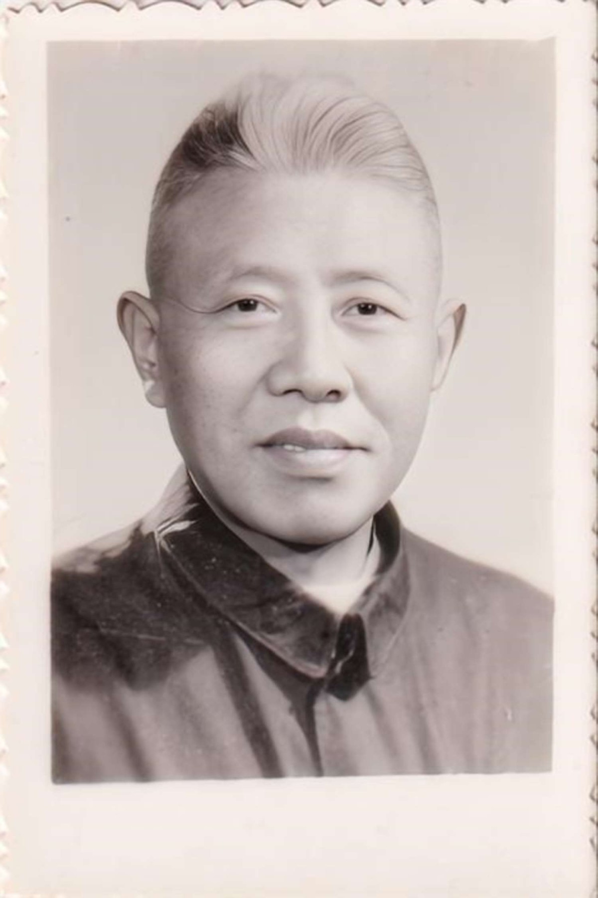 張?bào)愦ǎ?973年攝于南京。.jpg