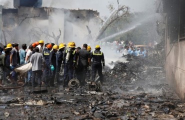 印度墜機事故遇難人數(shù)升至274人 遇難者包括33名地面人員
