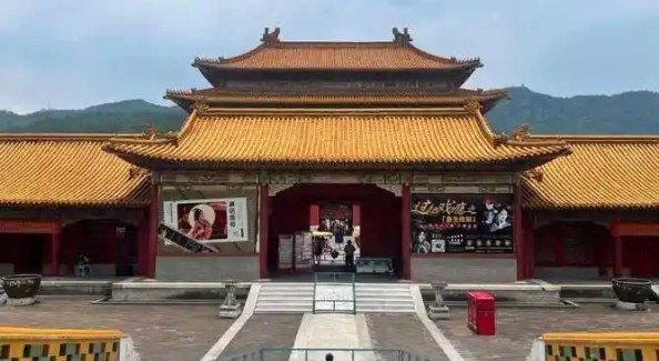 横店打造沉浸式城市漫游文旅街区