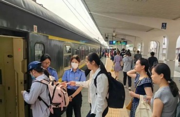全國鐵路暑運(yùn)7月1日啟動(dòng) 預(yù)計(jì)發(fā)送旅客9.53億人次