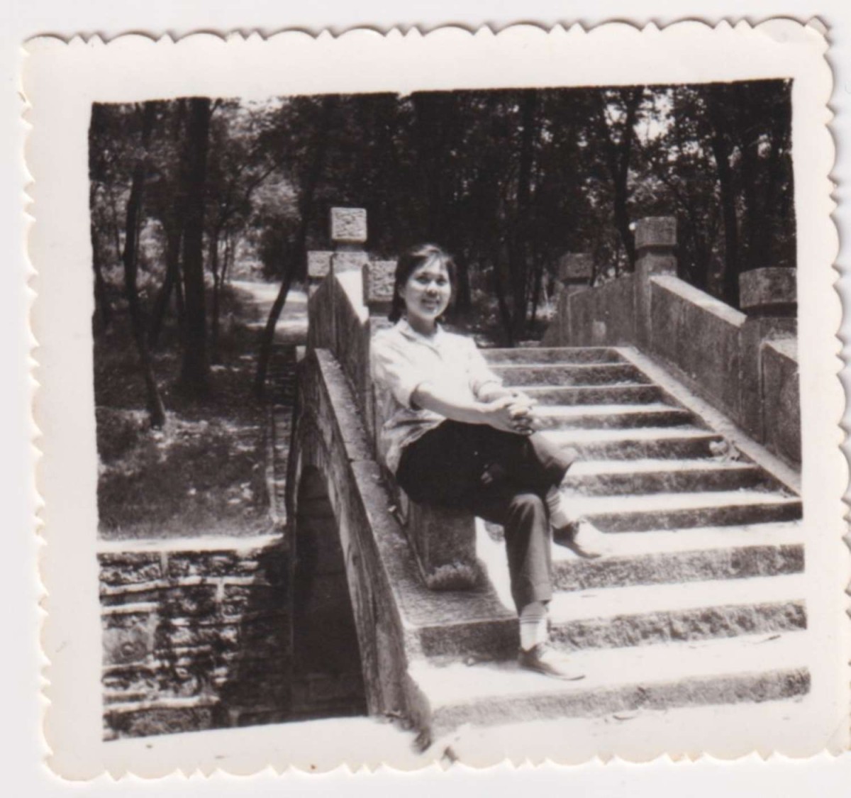 1978年考入大學(xué)，在南京白鷺洲公園留影。.jpg