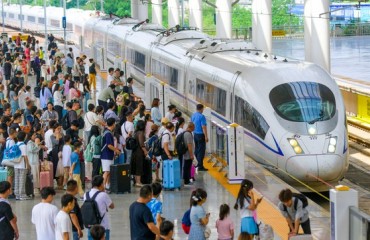 暑運(yùn)過半，全國鐵路發(fā)送旅客4.41億人次