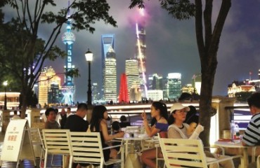 蘇州河夜游“火”了，濱河夜經(jīng)濟(jì)待“燃”