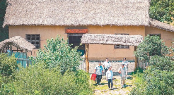 用青春笔触 为文物建档