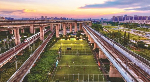 球场越热火，城市越精彩