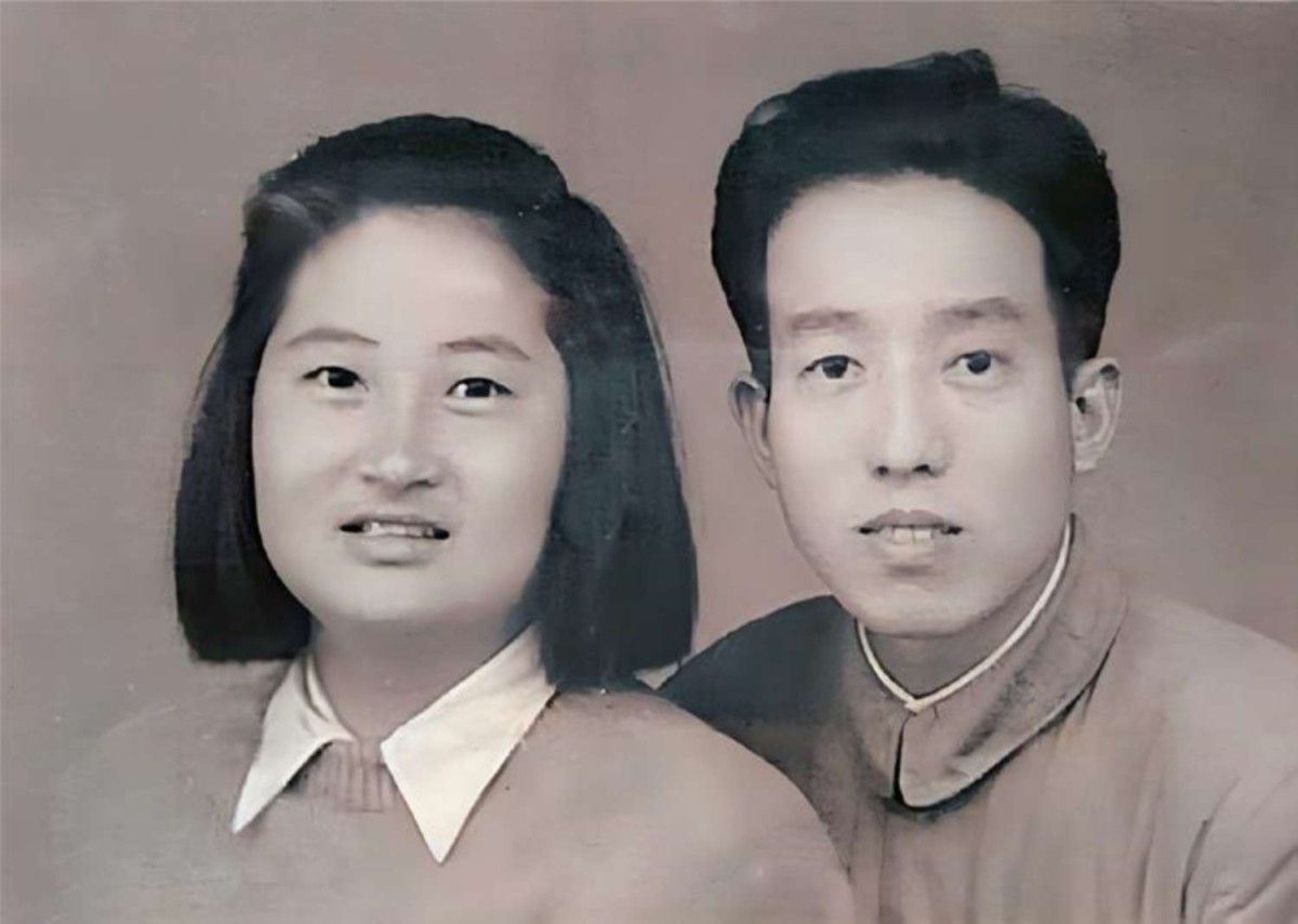 1949 年 10 月， 汪青辰 、 湯瑞夫婦在 如皋.jpg
