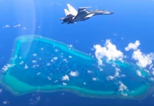 中國人民解放軍南部戰(zhàn)區(qū)位南海海域進(jìn)行例行巡航