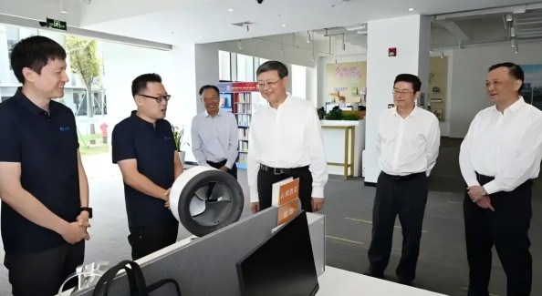 更好发挥试验田和增长极作用！陈吉宁调研临港新片区并主持召开座谈会