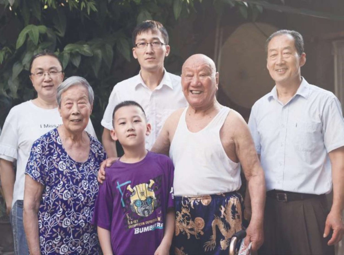 2022 年 ，臧祥坤与家人合影.jpg