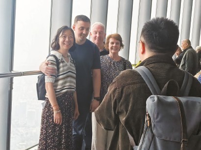 水岸联动文旅新玩法 上海中心加浦江游览