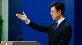 日本政府执意给鼓吹“台独”论调的人授勋 外交部：中方坚决反对