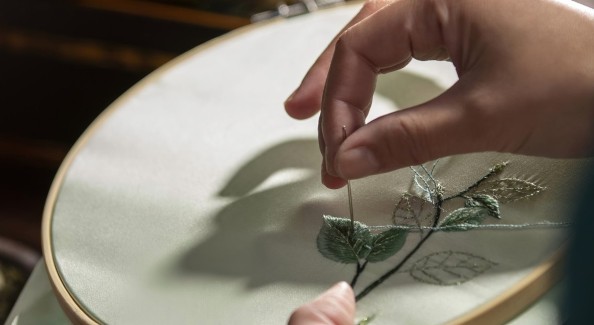 这里的苏绣有点“潮”