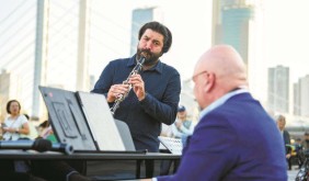 定居多年后 他们用一场快闪告白宁波