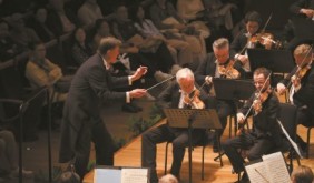 一个周末，两大“天团”亮相申城