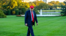 美媒曝特朗普计划与马杜罗直接对话，暂时不打算动武