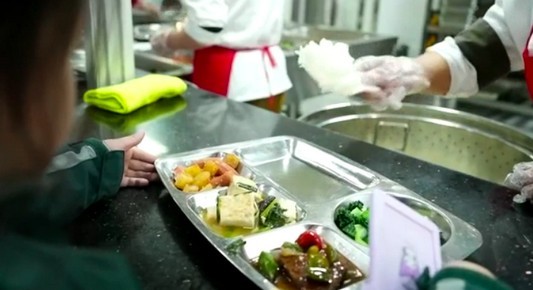 浙江推出校园餐“暖八条”保障措施