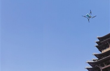 山顶扫码点外卖 无人机送餐一刻钟