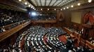 日本众议院60年来首次在国会例会开幕日解散
