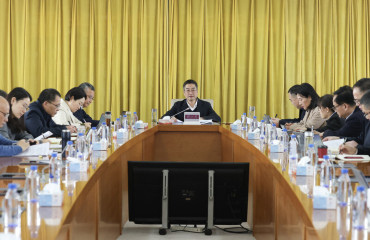 许小月主持召开九届市政府第81次常务会议