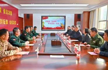 銅官區(qū)四大班子春節(jié)前走訪慰問駐地部隊官兵