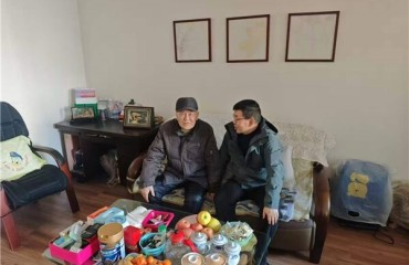 寒冬送溫暖 關(guān)懷暖人心
——市工信局扎實(shí)開(kāi)展春節(jié)慰問(wèn)幫扶工作