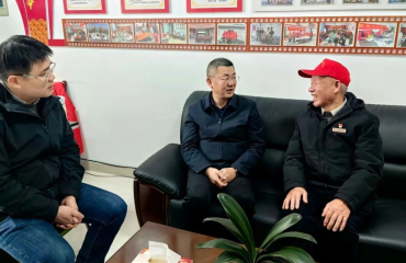 铜官区领导慰问城乡困难群体