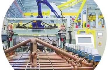 “智能员工”上岗修火车 乔司检修车间人机协同护航春运