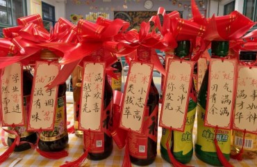 最有年味的期末奖！杭州这所小学把“厨房四宝”变成“荣誉勋章”