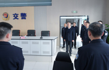 许小月看望慰问基层一线干部职工