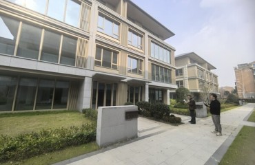 南通市审计局关注国企产业园项目建设情况