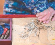 马派皮影贺新春