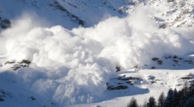 美國加州北部發(fā)生雪崩 致10人失蹤