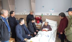 情暖烈属心 柯桥退伍老兵陪烈士母亲过大年