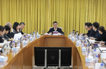 许小月主持召开九届市政府第82次常务会议