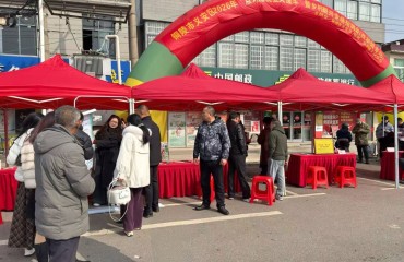 “就業(yè)大篷車”駛進(jìn)西聯(lián)鎮(zhèn)