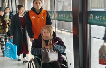 海安市退役軍人“迷彩紅”志愿服務(wù)隊(duì)連續(xù)8年守護(hù)春運(yùn)歸途