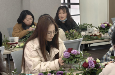 多彩活动绽芳华