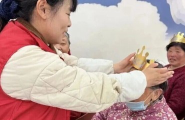 龍?zhí)ь^ 暖春行 | 同心社區(qū)三月老人集體生日會圓滿落幕