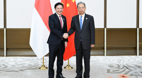 趙樂際分別會見新加坡總理黃循財、斯里蘭卡議長維克拉馬拉特納