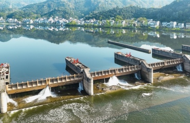 固坝防汛守护安澜