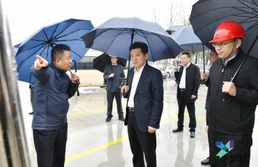 严钢调研重大项目推进工作