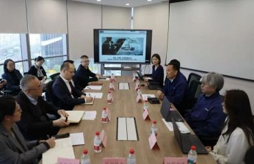 长宁区长刘平走访调研爱信（中国）投资有限公司